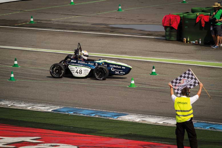 Schnell unterwegs: Die Boliden des RUB-Motorsport-Teams geben auf der Rennstrecke alles. Quelle: RUB Motorsport