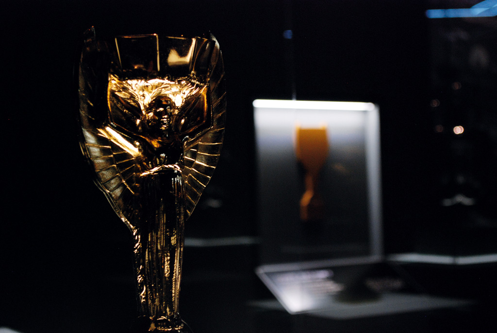 Mit Edelmetall kann sogar Marek was anfangen. Dies ist der Jules-Rimet-Pokal, Vorgänger der heutigen WM-Trophäe. Foto: Die Redaktion